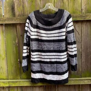 Jason Maxwell sweater sz. S